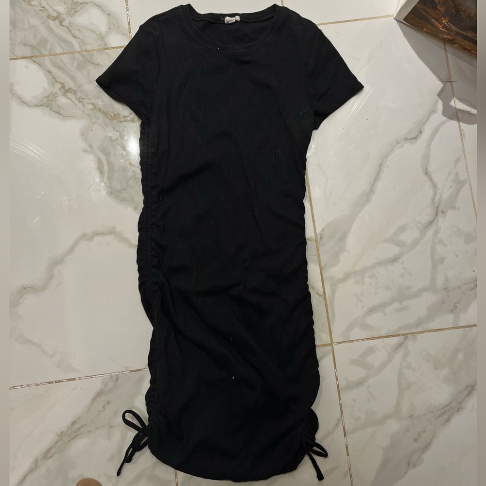 Black string stress with side ties